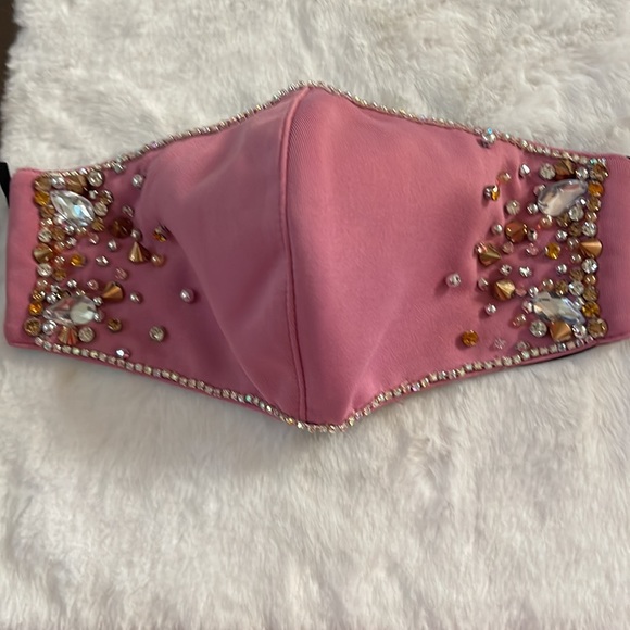 Face mask - Picture 2 of 2